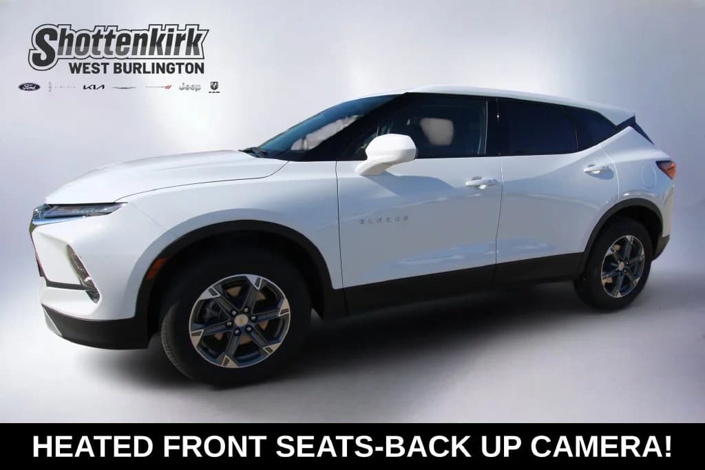 2025 Chevrolet Blazer LT — photo 1 of 41