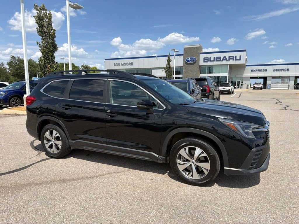 2023 Subaru Ascent Premium — photo 1 of 7