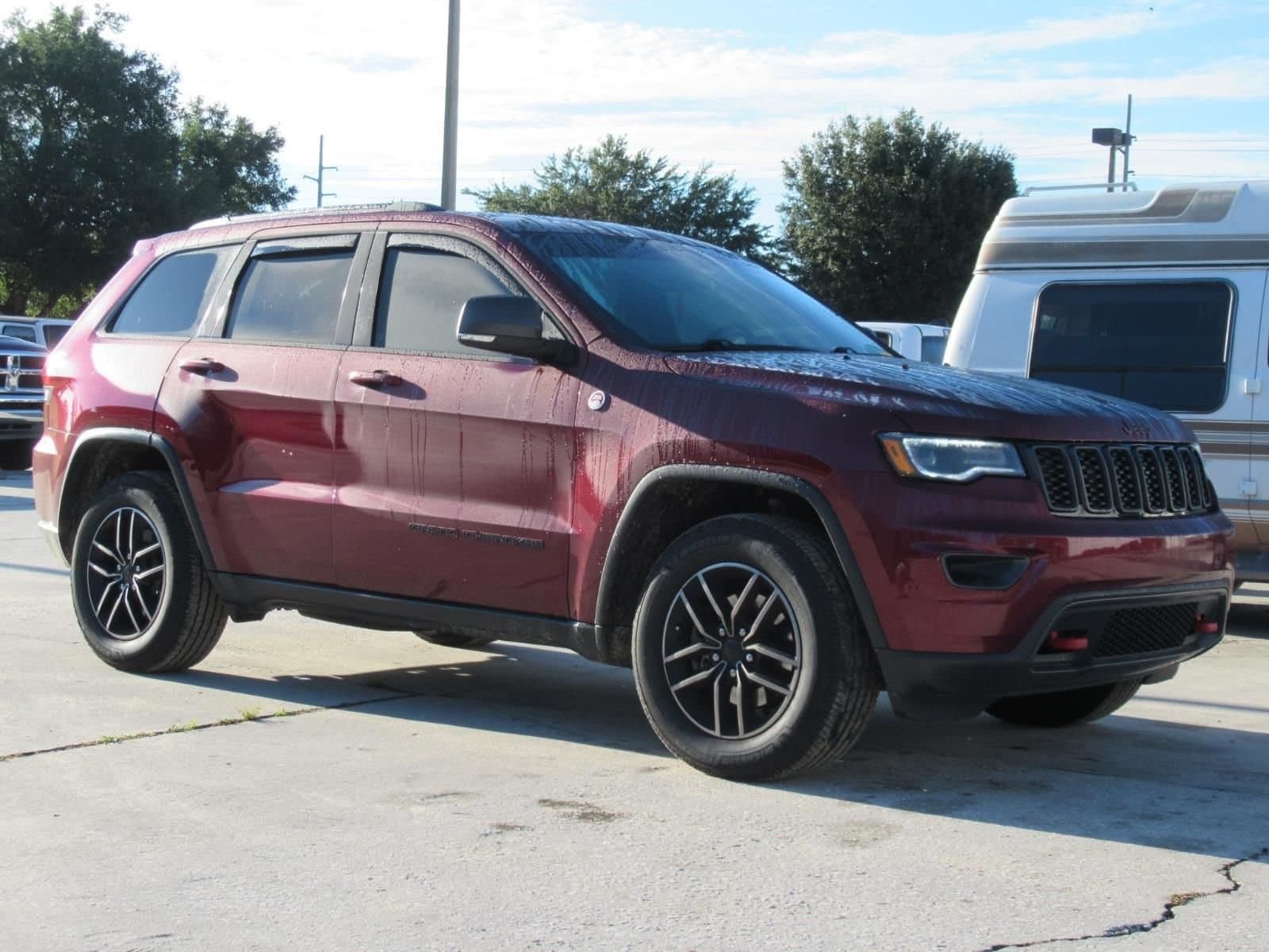 2019 Jeep Grand Cherokee Trailhawk — photo 1 of 5