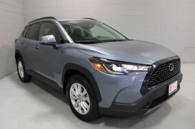 2024 Toyota Corolla Cross LE — photo 1 of 25