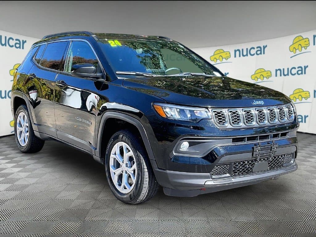 2024 Jeep Compass Latitude — photo 1 of 32