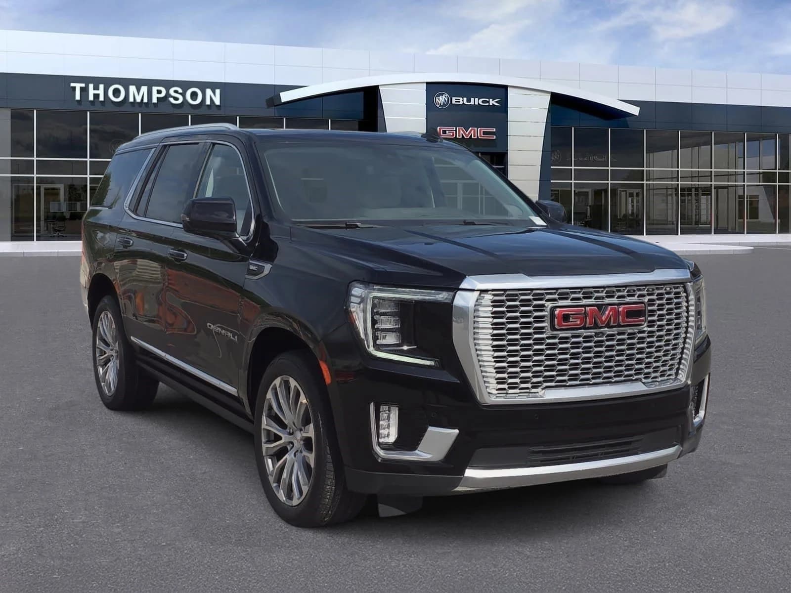 2022 GMC Yukon Denali — photo 1 of 37