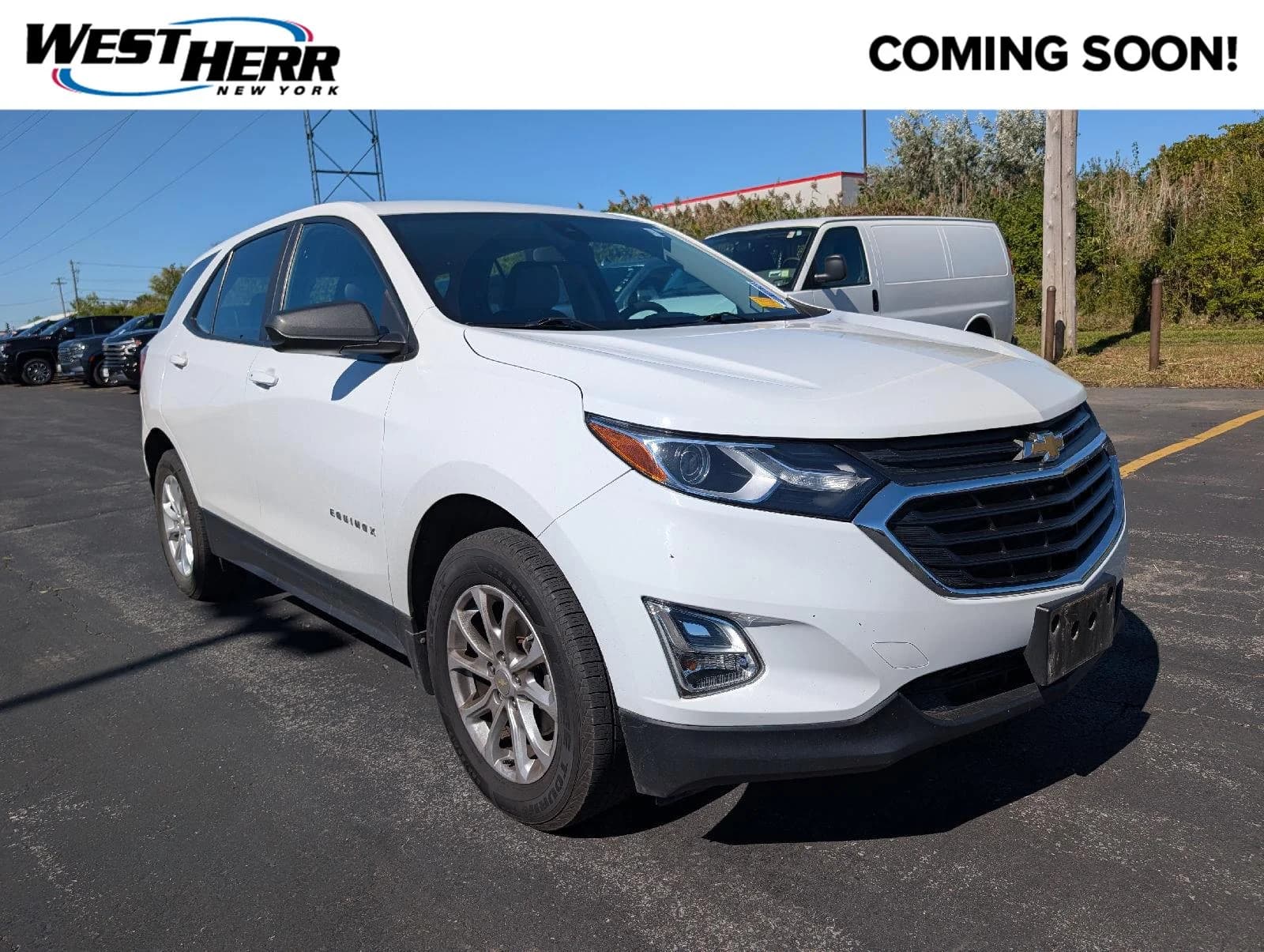 2021 Chevrolet Equinox LS — photo 1 of 17