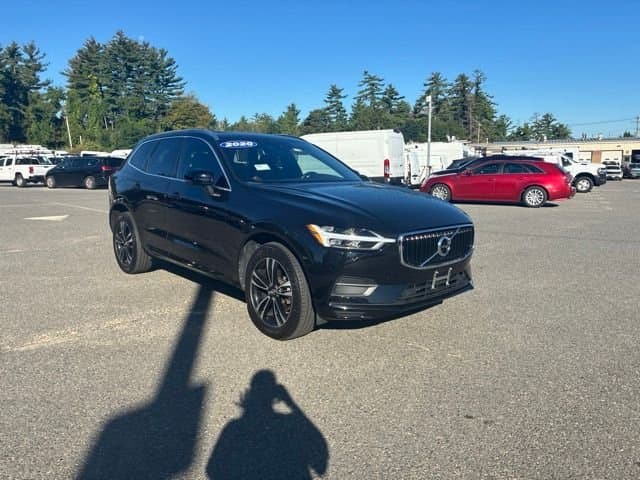 2020 Volvo XC60 Momentum — photo 1 of 13