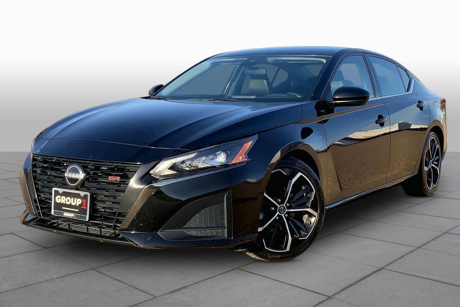 2024 Nissan Altima 2.5 SR — photo 1 of 36
