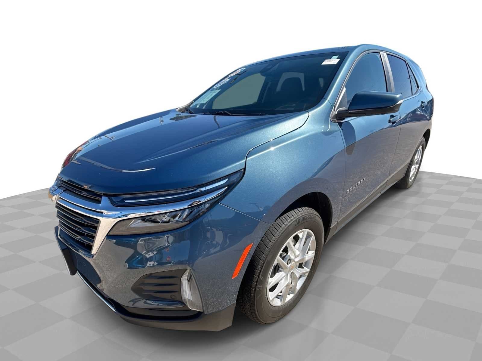 2024 Chevrolet Equinox LT — photo 1 of 33