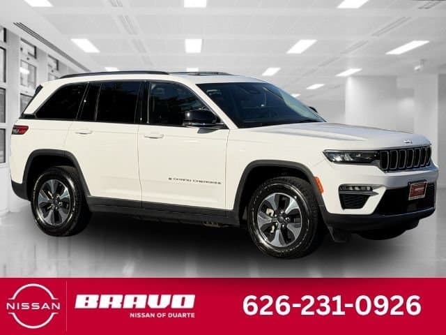 2024 Jeep Grand Cherokee Base — photo 1 of 41