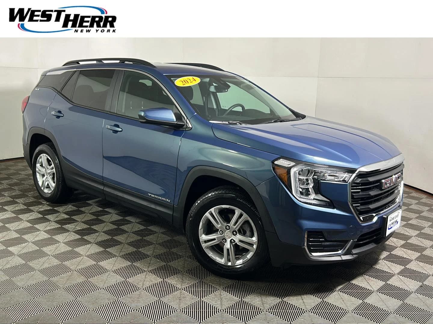 2024 GMC Terrain SLE — photo 1 of 27