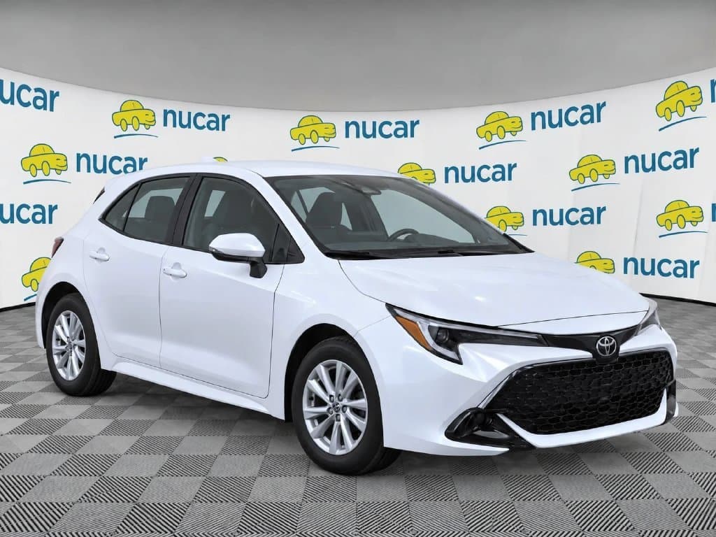 2024 Toyota Corolla Hatchback SE — photo 1 of 28