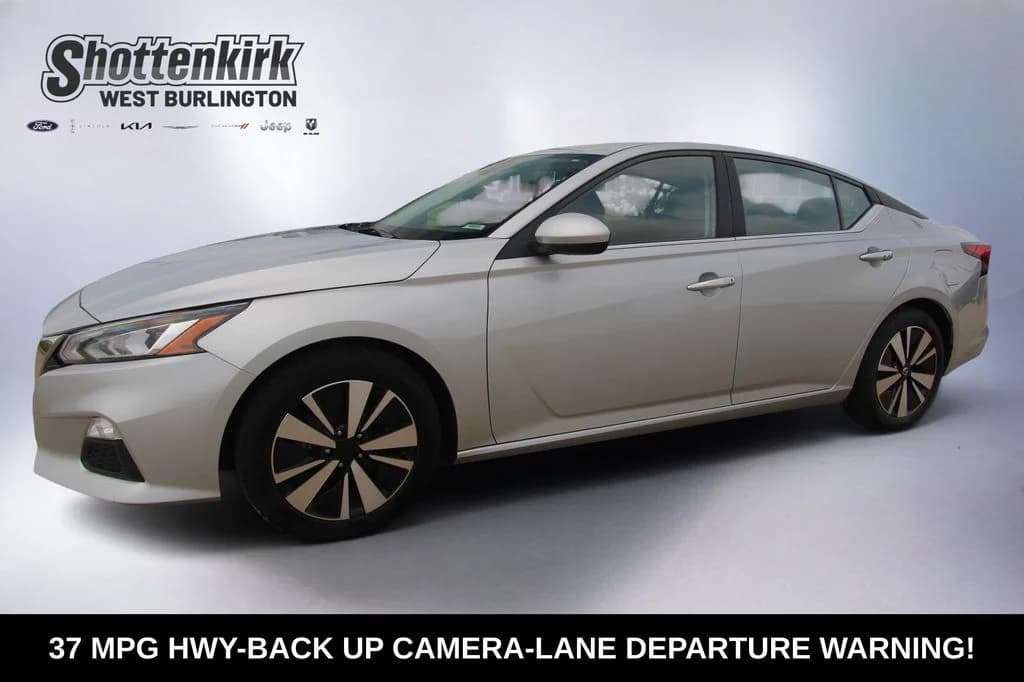 2022 Nissan Altima 2.5 SV — photo 1 of 39