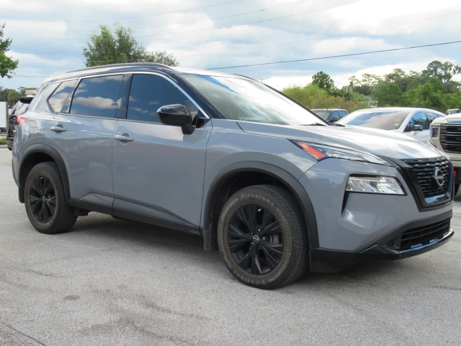 2023 Nissan Rogue SV — photo 1 of 11
