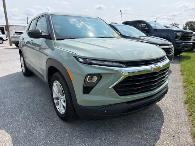 2025 Chevrolet TrailBlazer LS — photo 1 of 7
