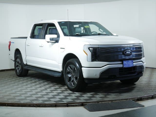 2023 Ford F-150 Lightning LARIAT — photo 1 of 33