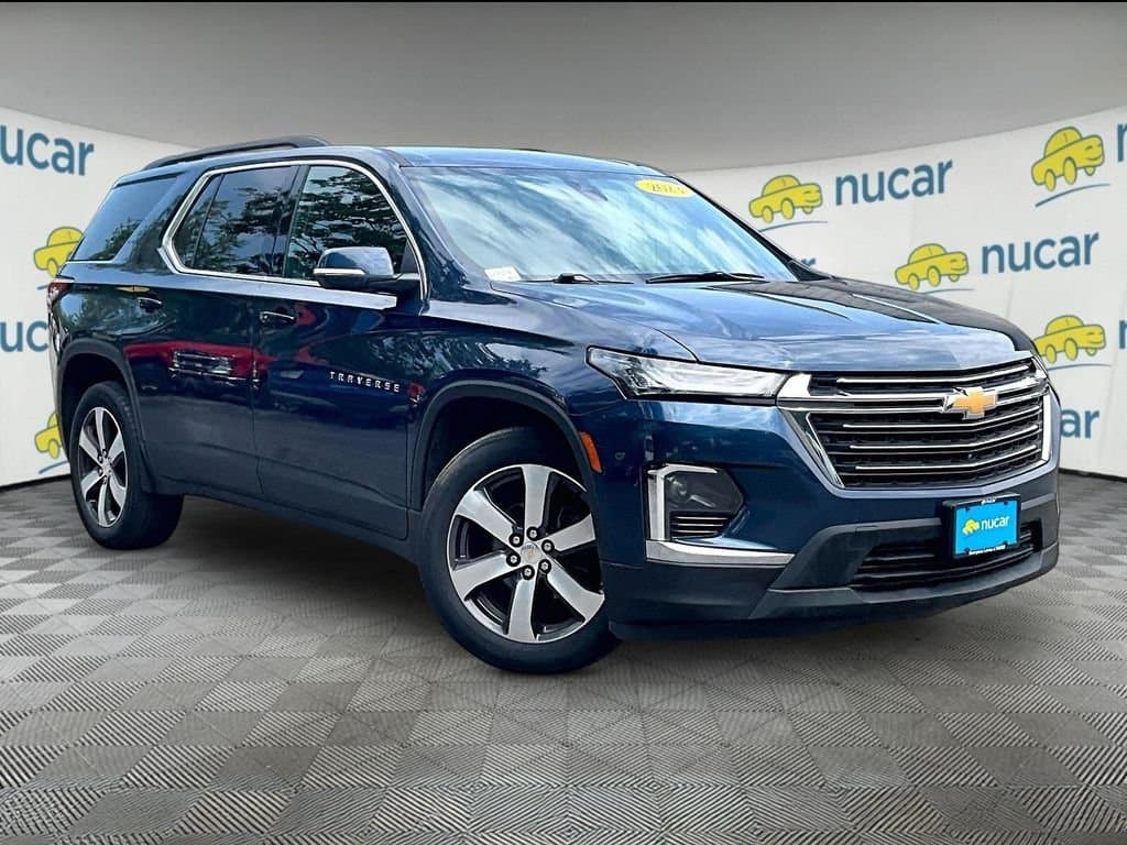 2023 Chevrolet Traverse LT Leather — photo 1 of 37