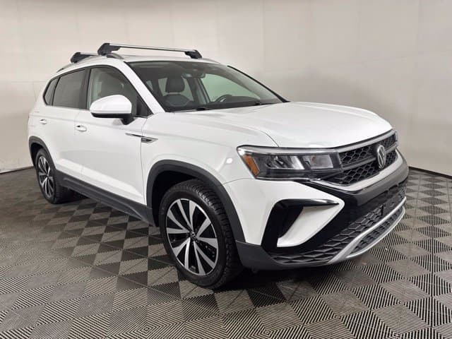2023 Volkswagen Taos Base — photo 1 of 21