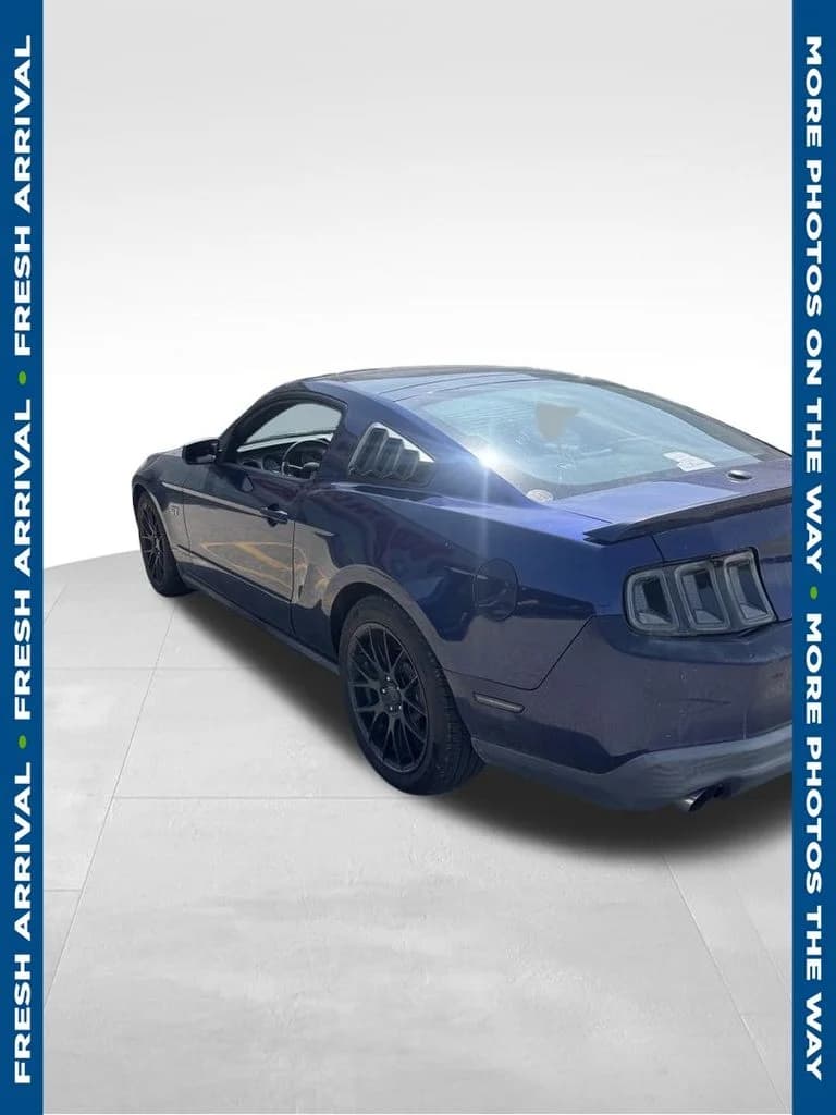 2010 Ford Mustang GT — photo 1 of 8