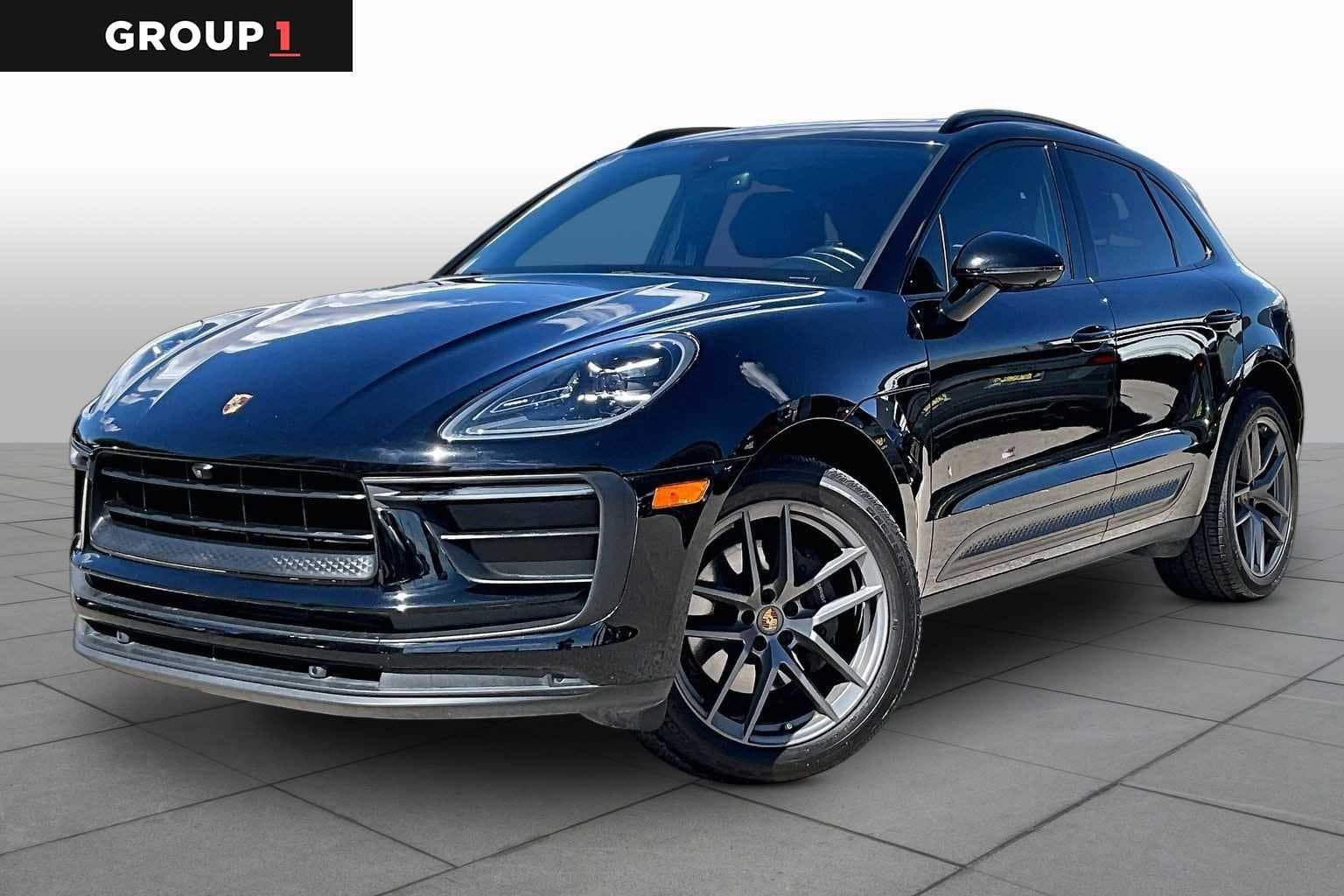 2022 Porsche Macan Base — photo 1 of 33