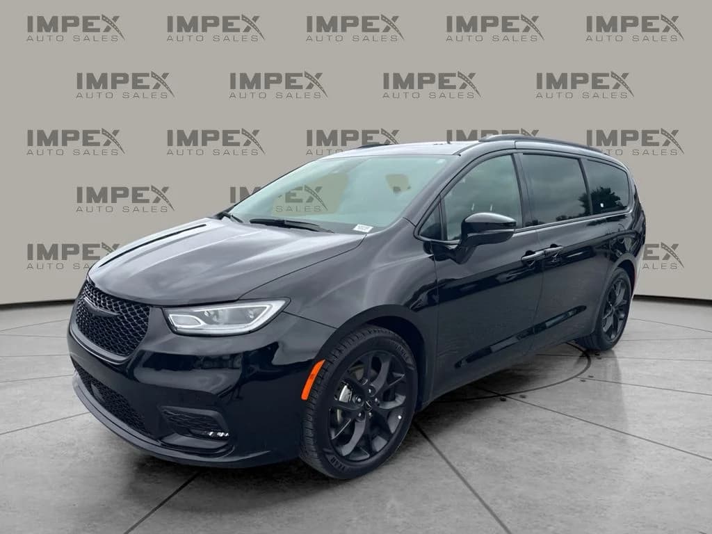 2025 Chrysler Pacifica Limited — photo 1 of 27