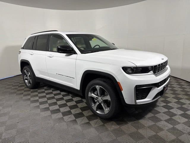 2026 Jeep Grand Cherokee Limited — photo 1 of 33