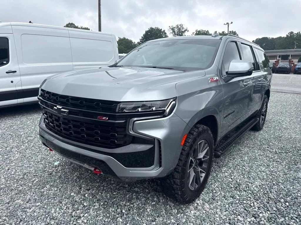 2023 Chevrolet Suburban Z71 — photo 1 of 6