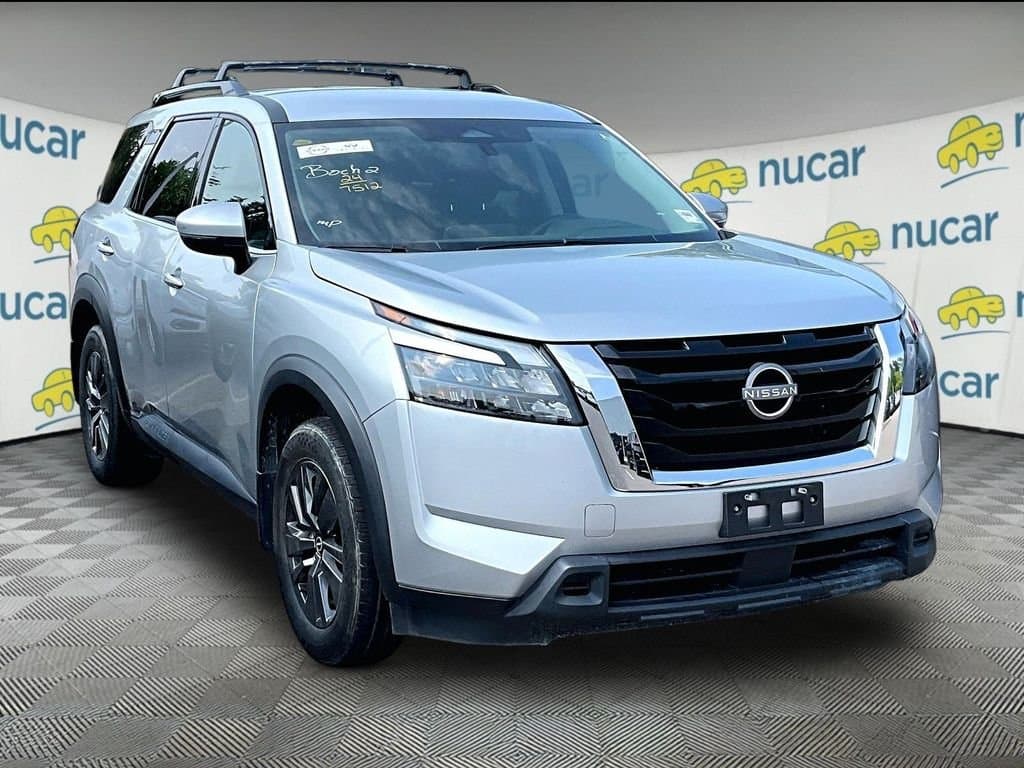 2024 Nissan Pathfinder SV — photo 1 of 3