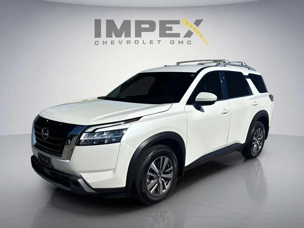 2023 Nissan Pathfinder SL — photo 1 of 39