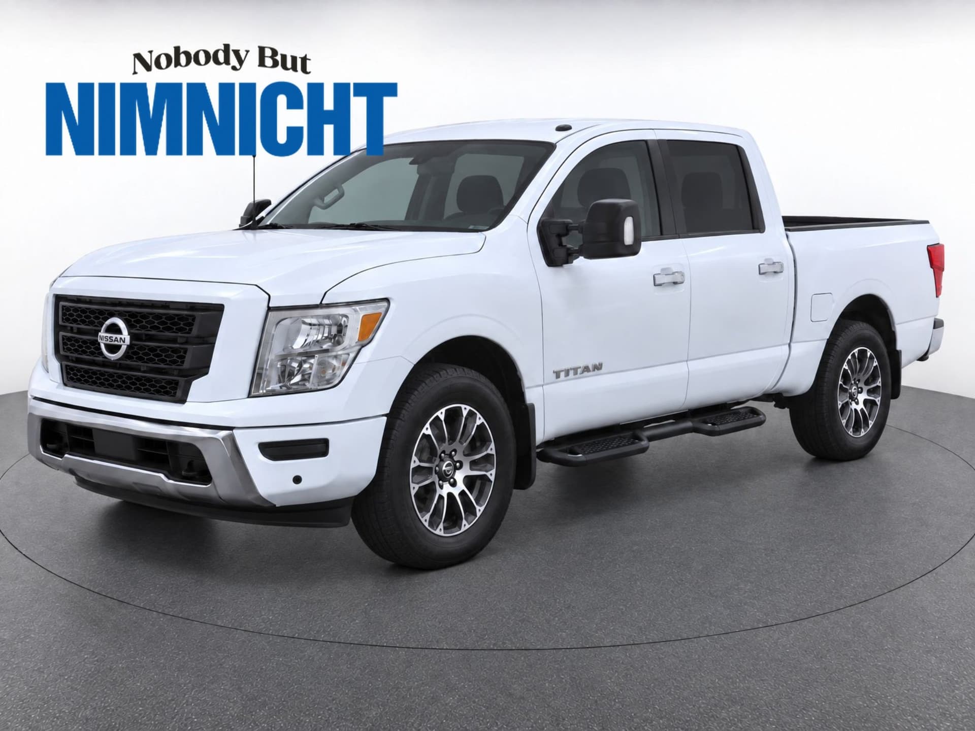 2021 Nissan Titan SV — photo 1 of 8