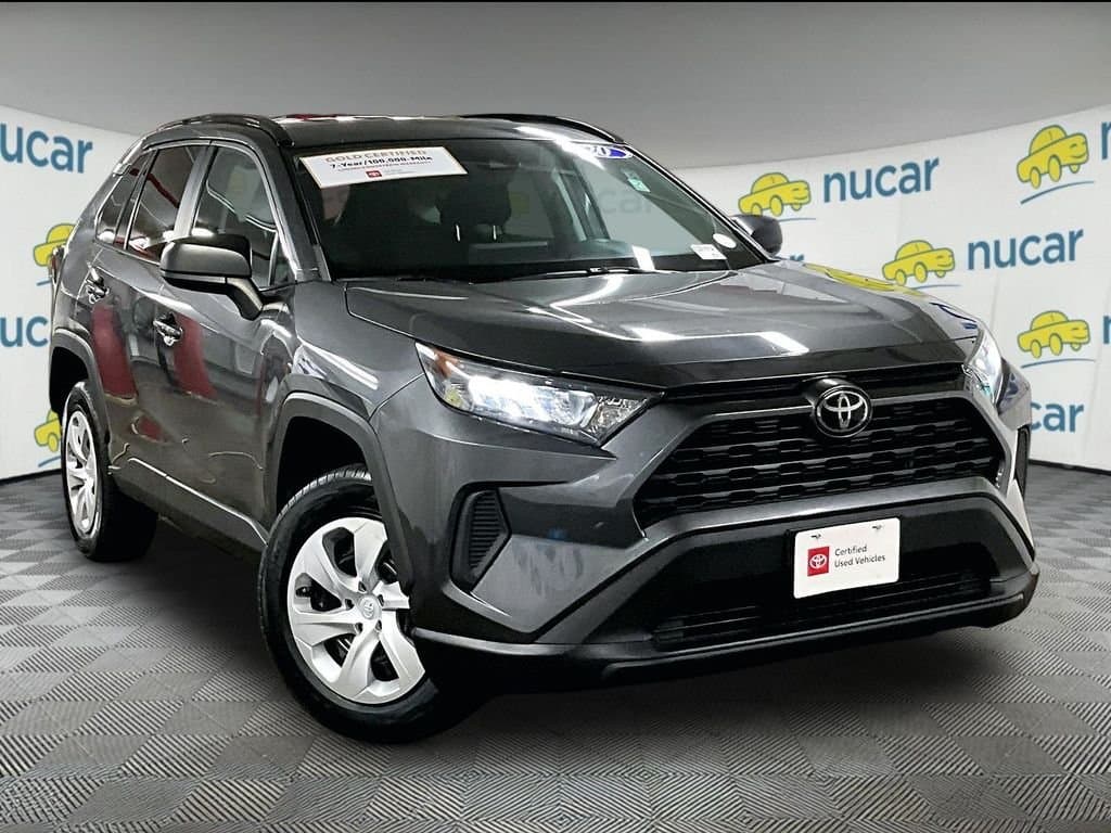 2020 Toyota RAV4 LE — photo 1 of 34