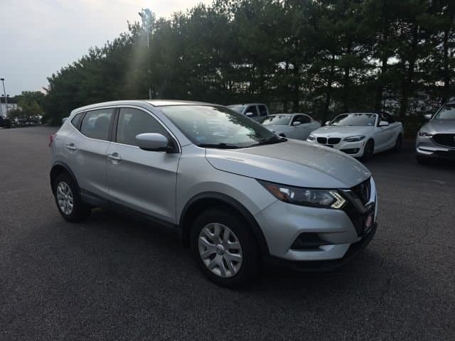 2020 Nissan Rogue Sport S — photo 1 of 7