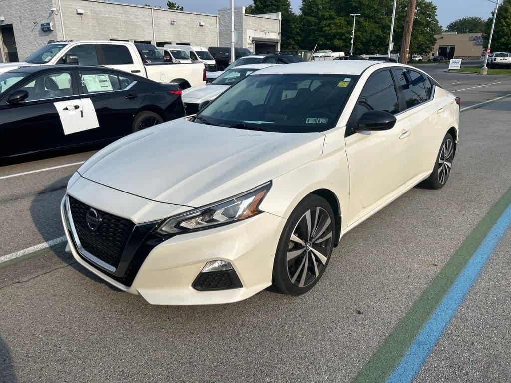 2019 Nissan Altima 2.5 SR — photo 1 of 10