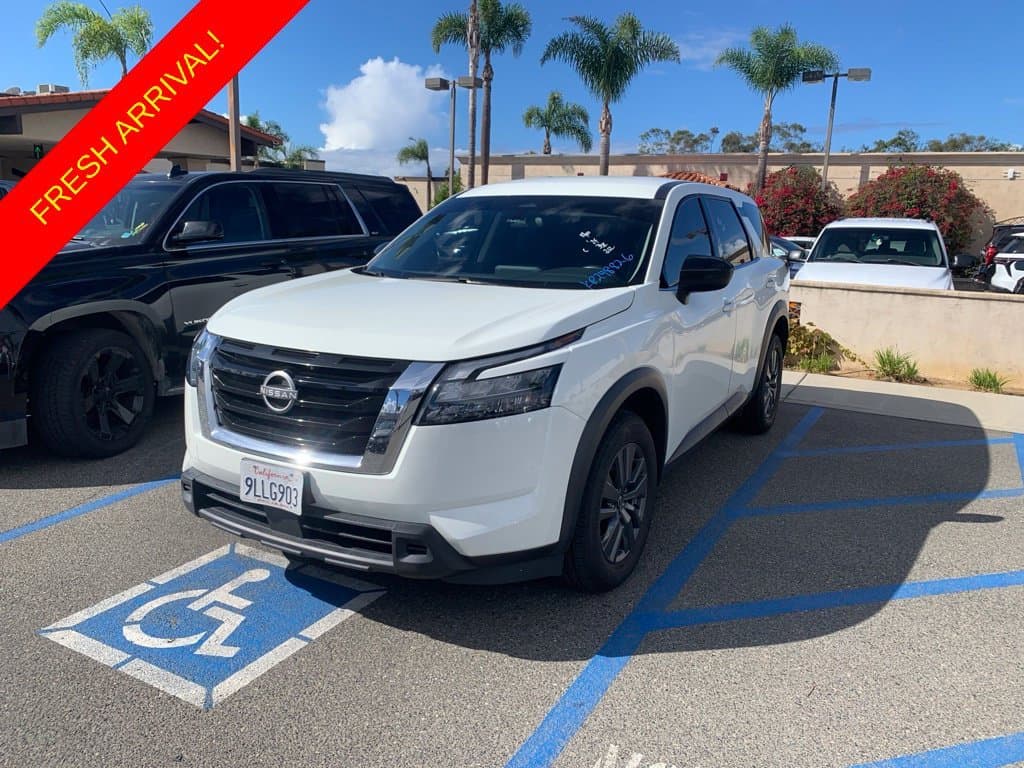 2024 Nissan Pathfinder S — photo 1 of 12