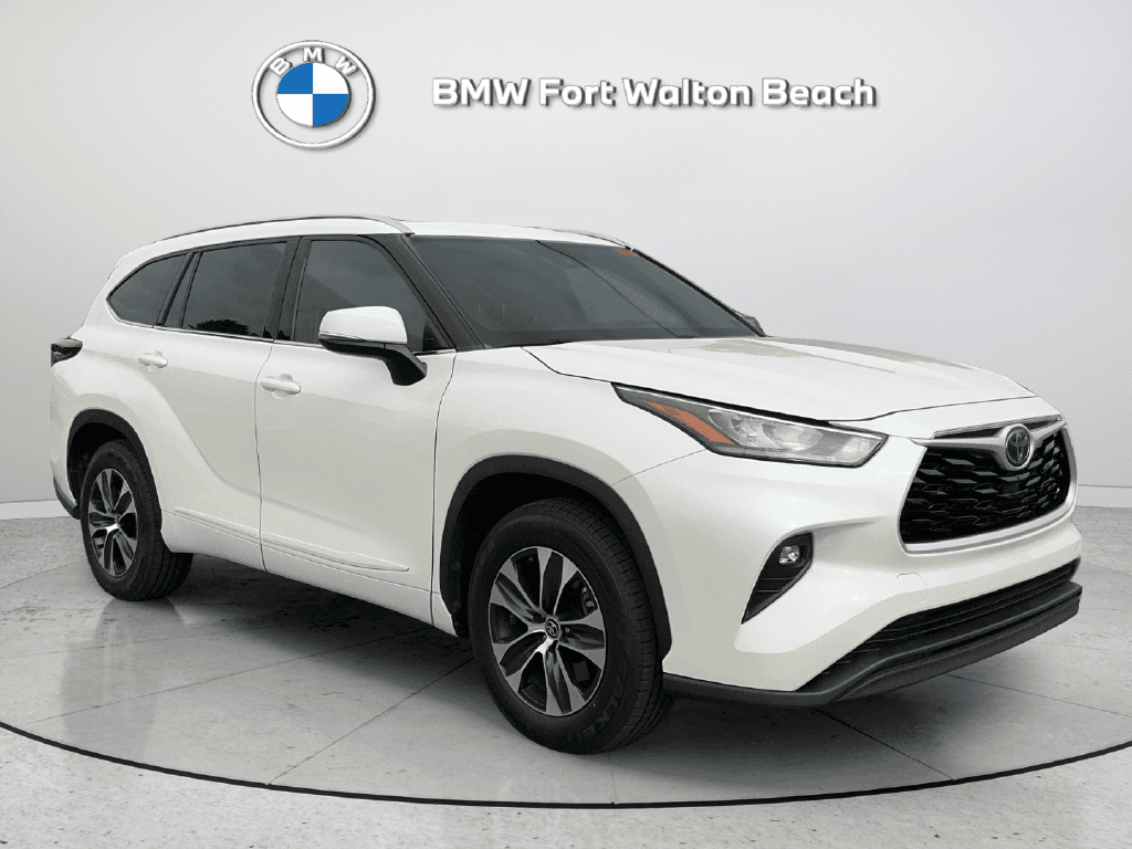 2020 Toyota Highlander XLE — photo 1 of 22