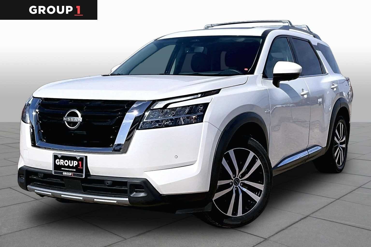 2024 Nissan Pathfinder Platinum — photo 1 of 37