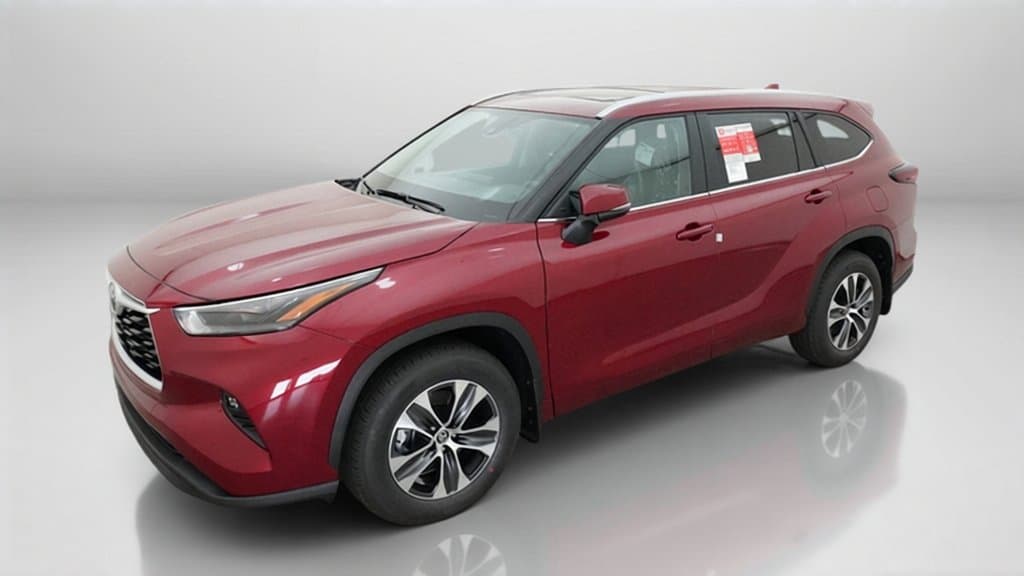 2026 Toyota Highlander XLE — photo 1 of 46