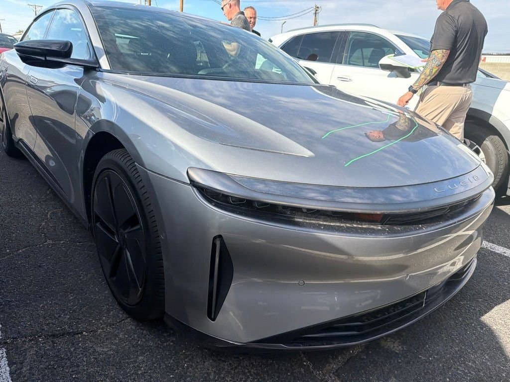 2024 Lucid Air Touring — photo 1 of 3