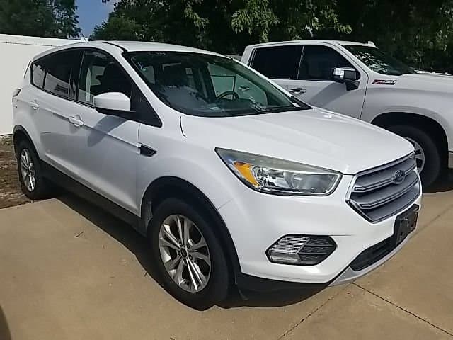 2017 Ford Escape SE — photo 1 of 32