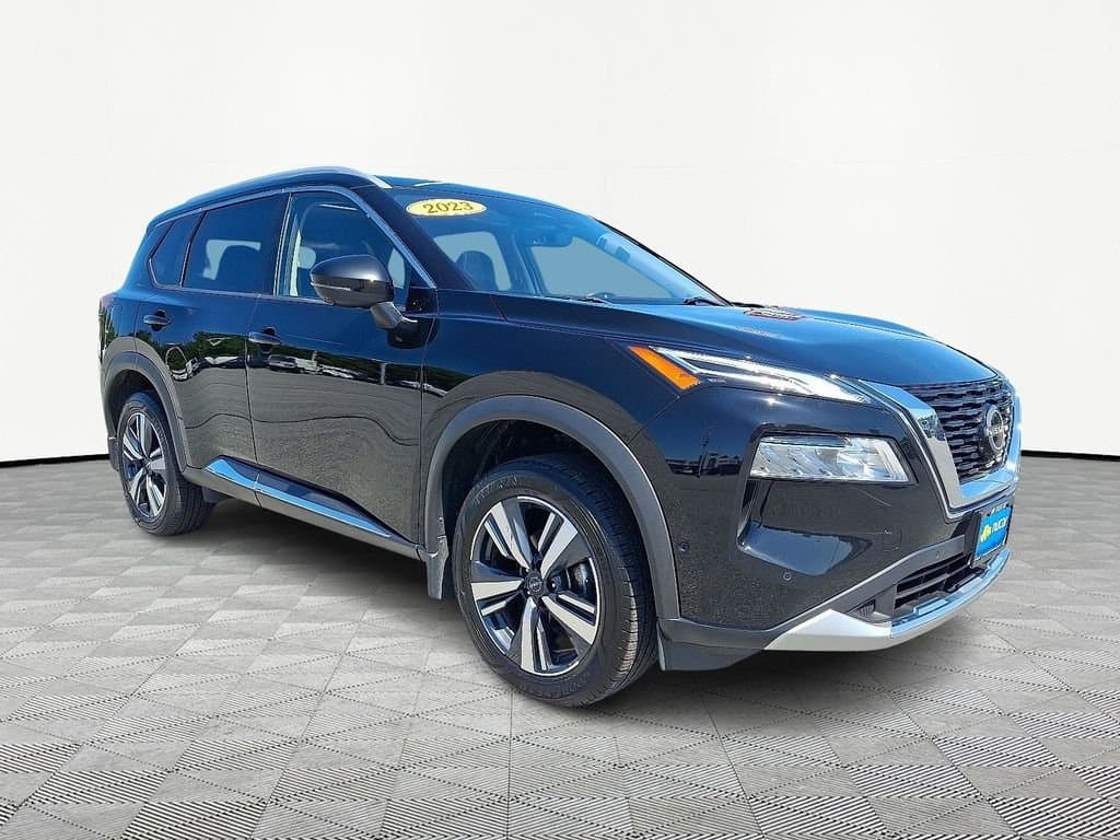 2023 Nissan Rogue Platinum — photo 1 of 30