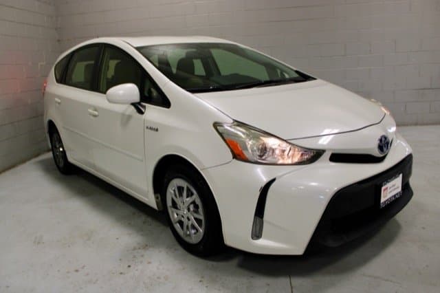 2017 Toyota Prius v Four — photo 1 of 25