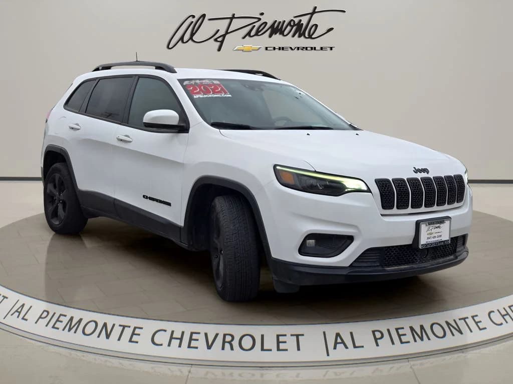 2021 Jeep Cherokee Latitude Plus — photo 1 of 28