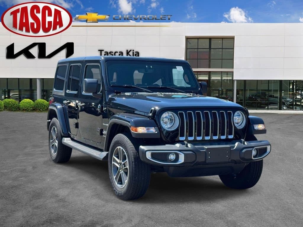 2023 Jeep Wrangler Sahara — photo 1 of 33