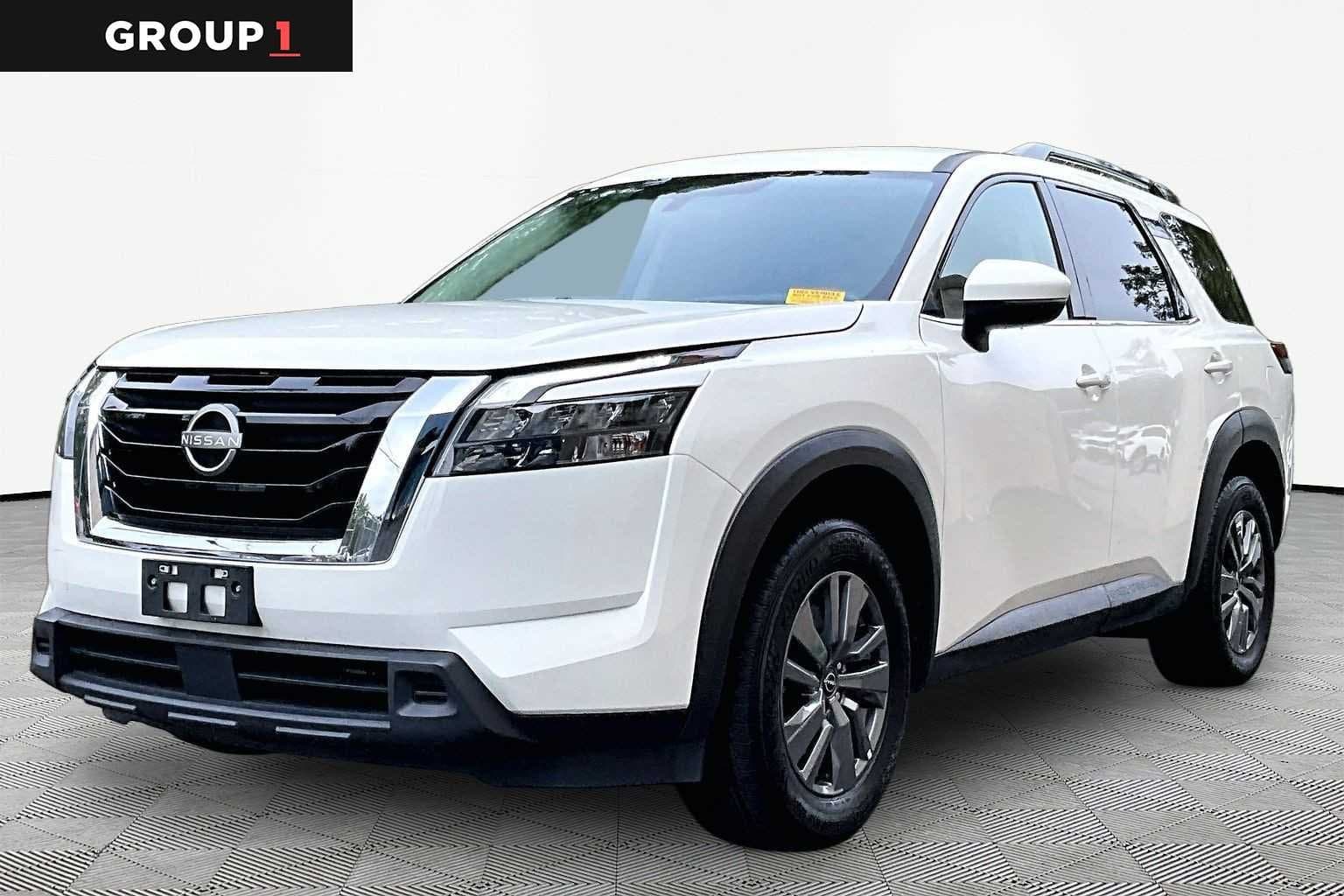 2025 Nissan Pathfinder SV — photo 1 of 33
