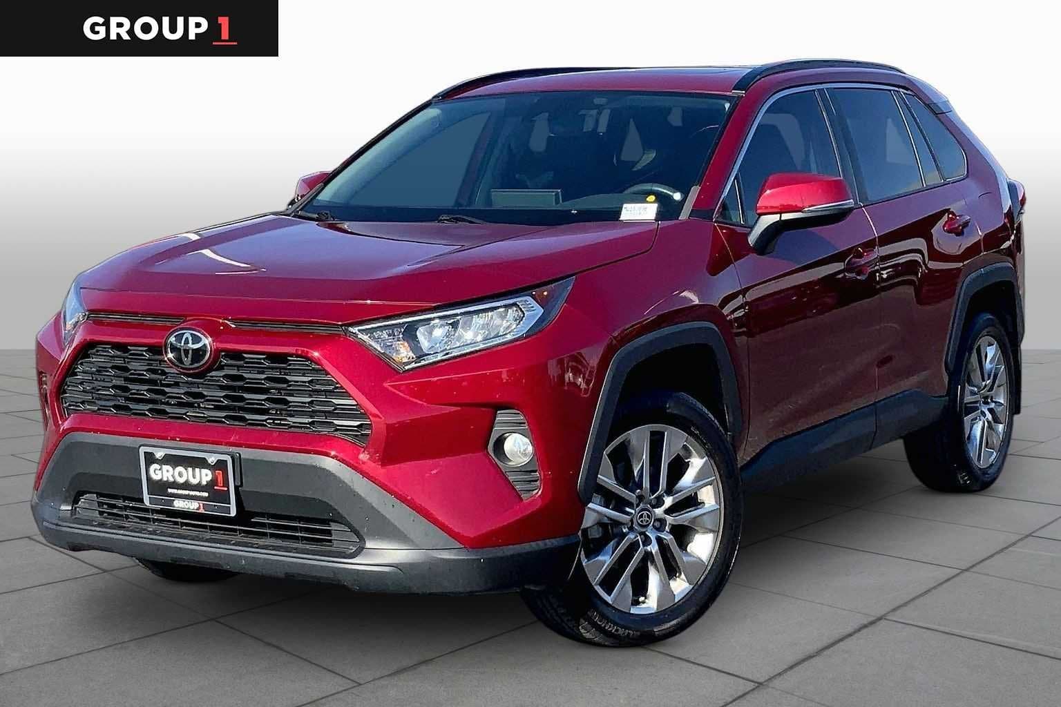 2021 Toyota RAV4 XLE Premium — photo 1 of 37