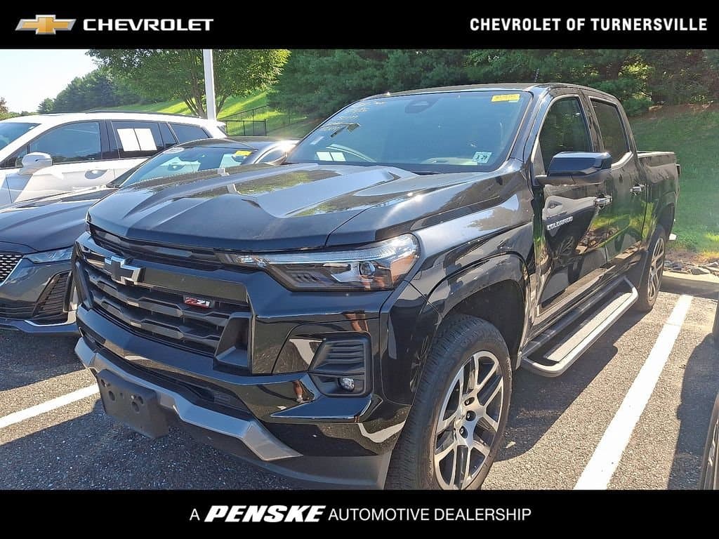 2024 Chevrolet Colorado Z71 — photo 1 of 4