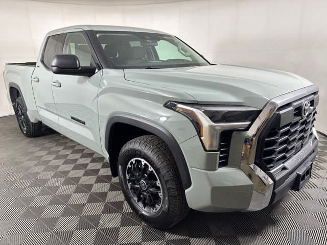 2022 Toyota Tundra 4WD SR5 — photo 1 of 21