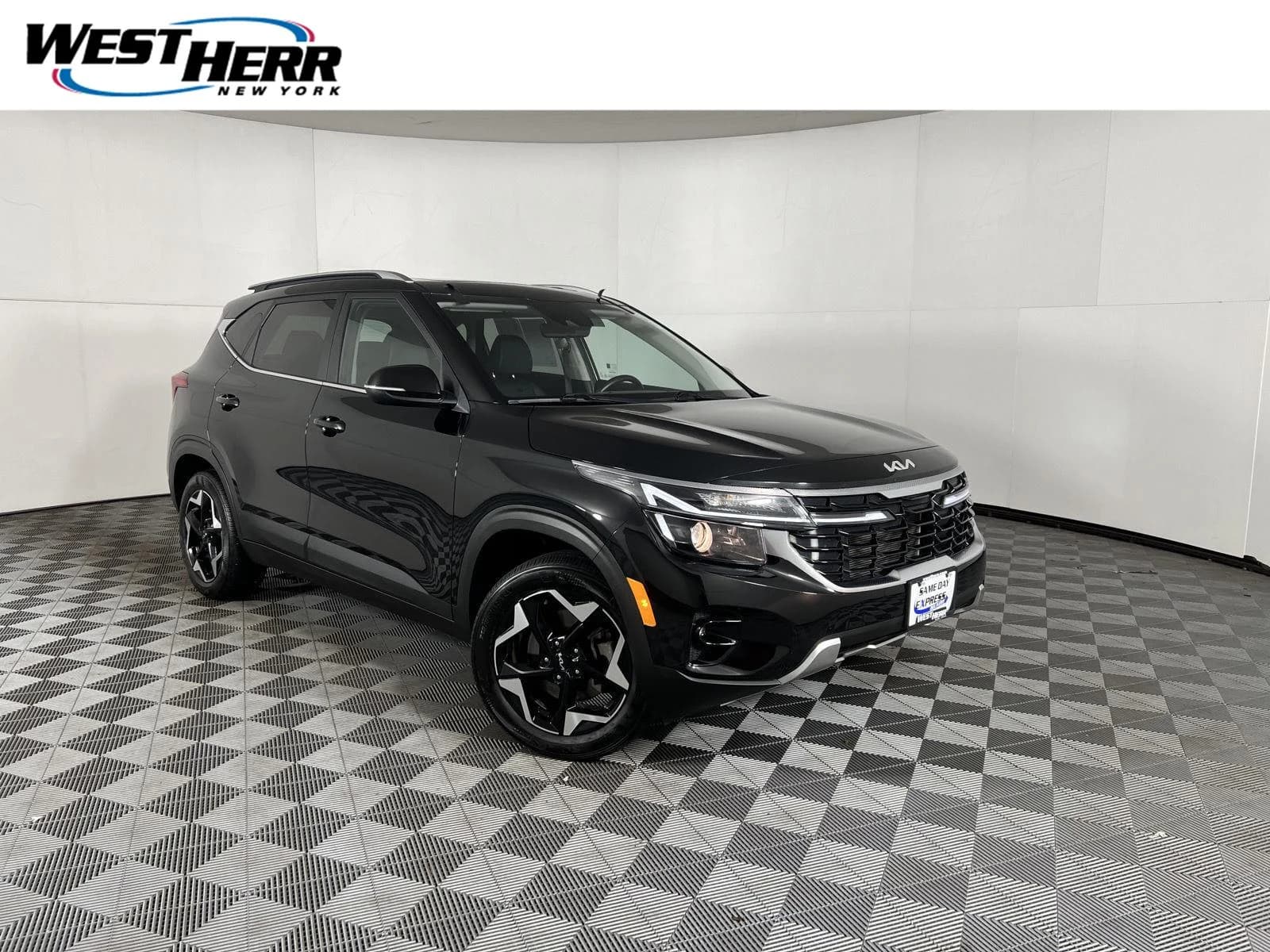 2024 Kia Seltos EX — photo 1 of 33
