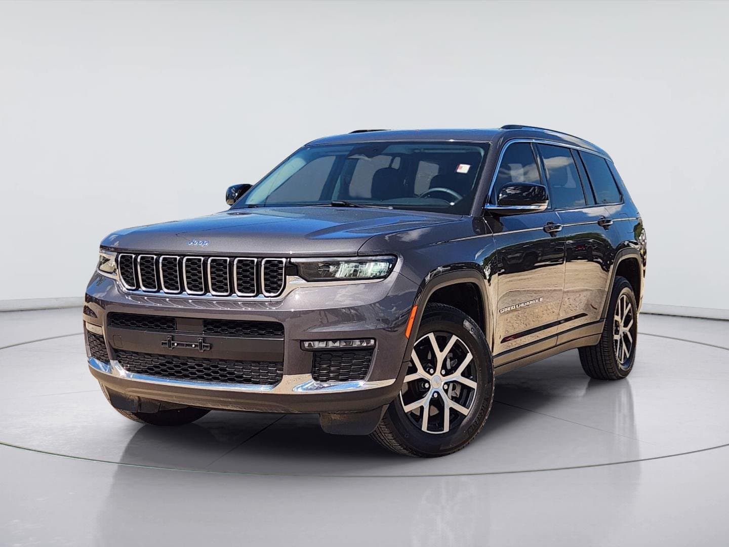 2023 Jeep Grand Cherokee L Limited — photo 1 of 33