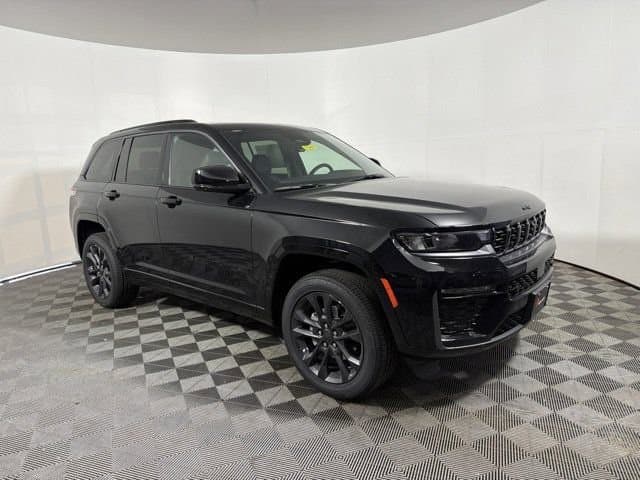 2026 Jeep Grand Cherokee Limited Reserve — photo 1 of 33