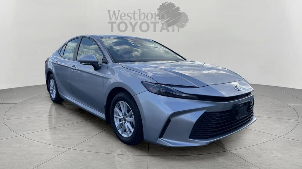 2025 Toyota Camry LE — photo 1 of 30