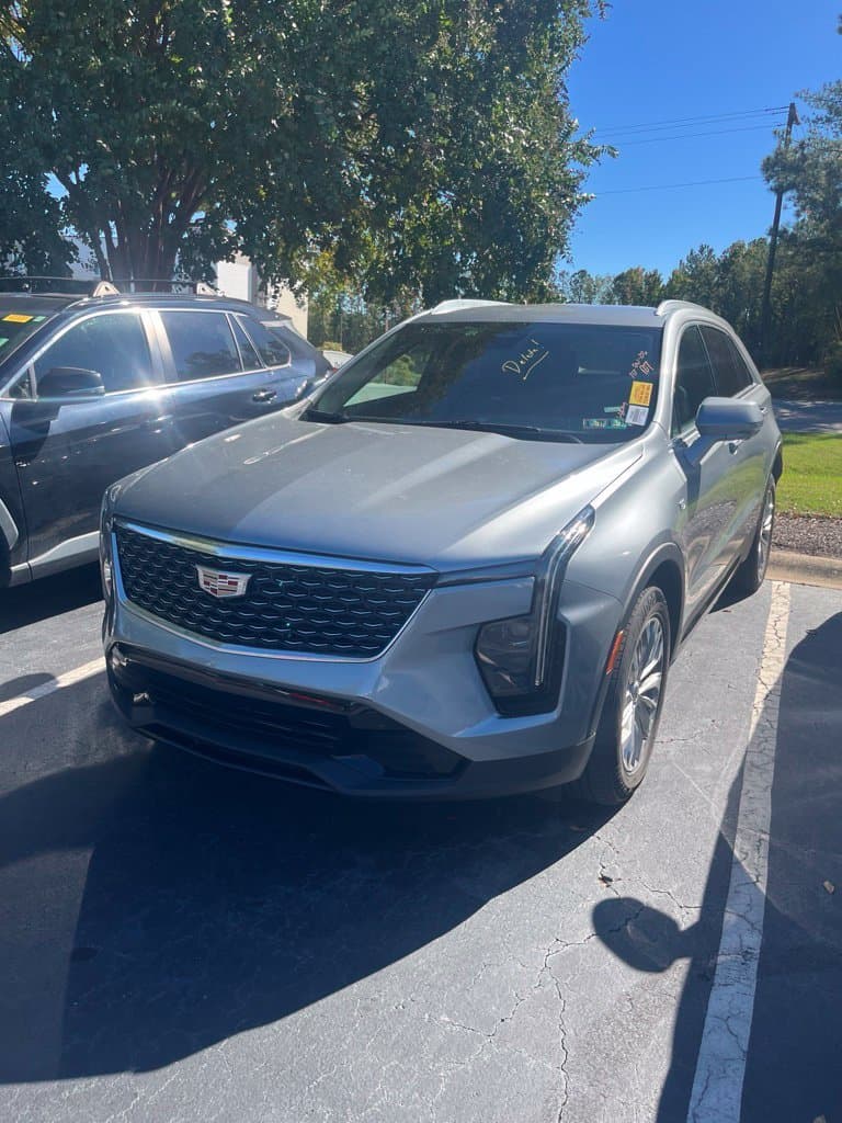 2025 Cadillac XT4 AWD Premium Luxury — photo 1 of 5
