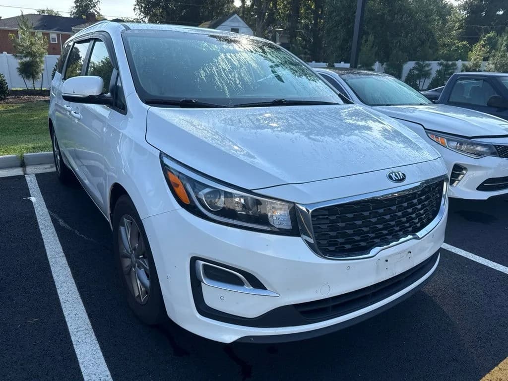 2019 Kia Sedona EX — photo 1 of 10